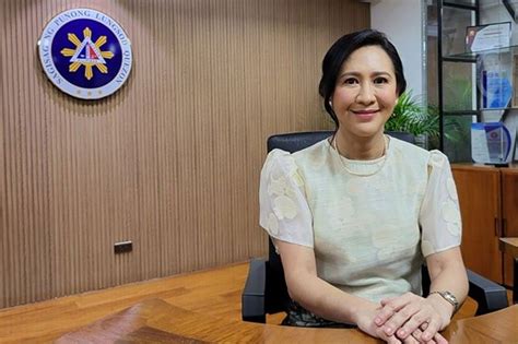 Quezon City mayor stops STL operation .